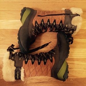 Merrell waterproof brown snow boot size 6